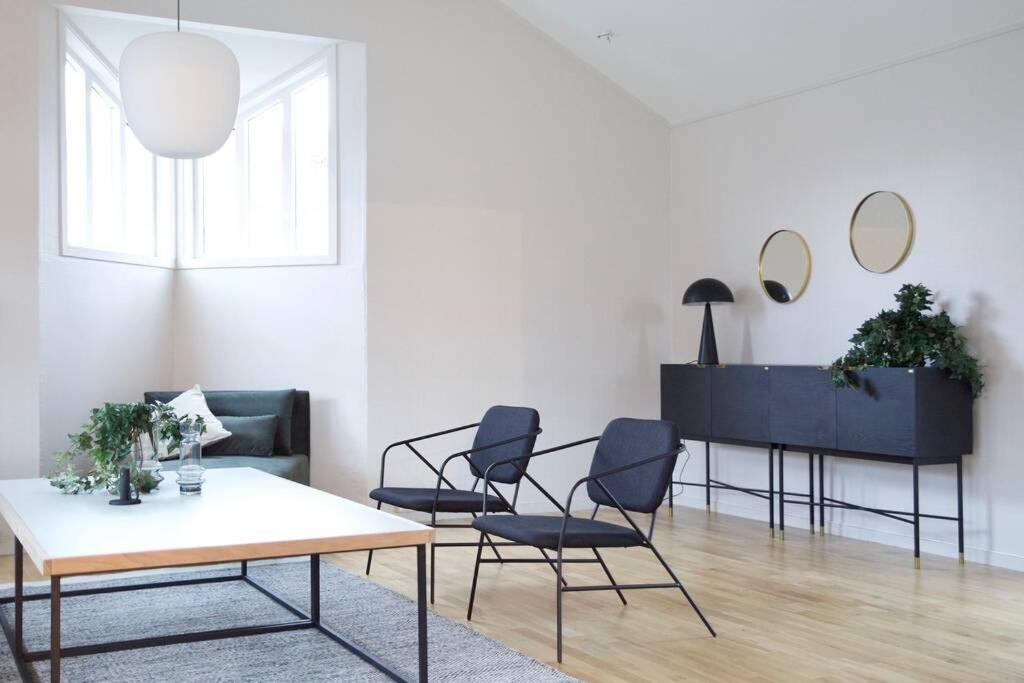 Central Large Modern House With A View Tromso Luaran gambar